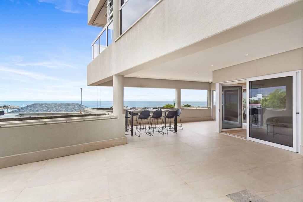 Stunning Clifton 2-bed With Sea Views And Amazing Sunsets Apartment Cape Town